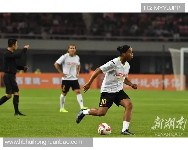 酷卡首发足球明星卡震撼登场,收藏热潮席卷球迷世界 酷卡首发足球明星卡震撼登场,收藏热潮席卷球迷世界